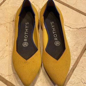 Rothys Shoes W7